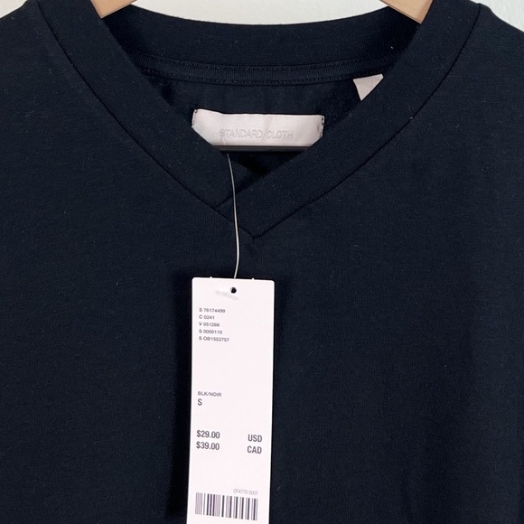NWT Urban Outfitters Standard Cloth Men’s Oversized V-Neck Tee in Black - Picture 4 of 6